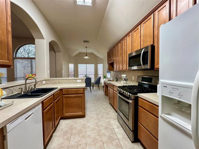 2808 Garner Park Drive, Pearland, TX 77584