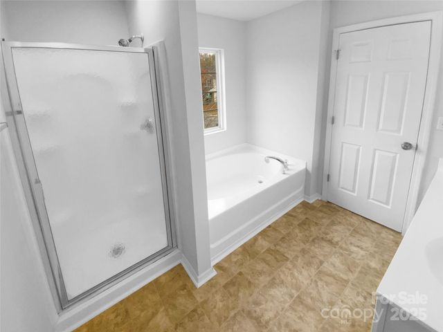 2701 Buckleigh Drive, Charlotte, NC 28215