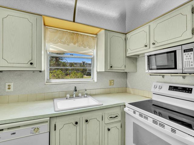 5 Markham A, Deerfield Beach, FL 33442