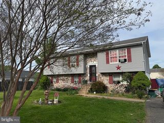 12235 CEDARWOOD DR, Remington, VA 22734