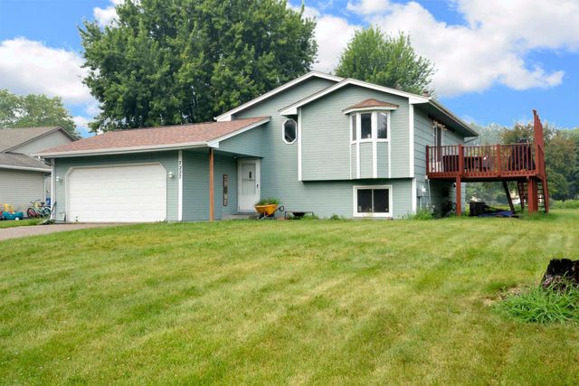 7227 Peterson Trail, Hugo, MN 55038