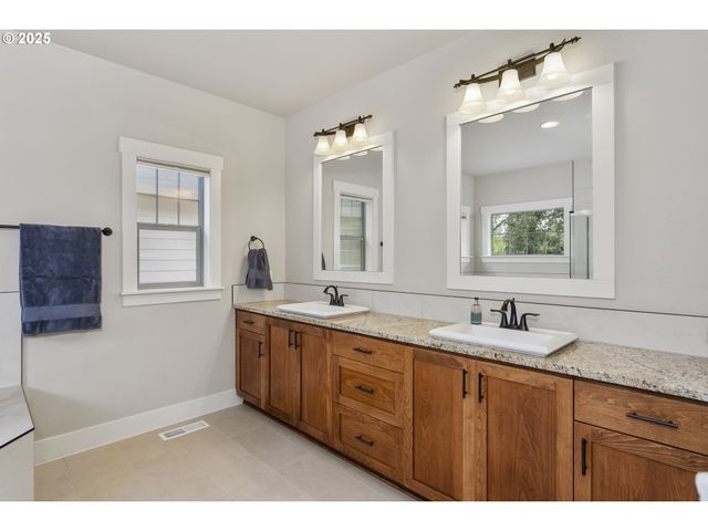12344 Sw WATERFORD Loop, Wilsonville, OR 97070