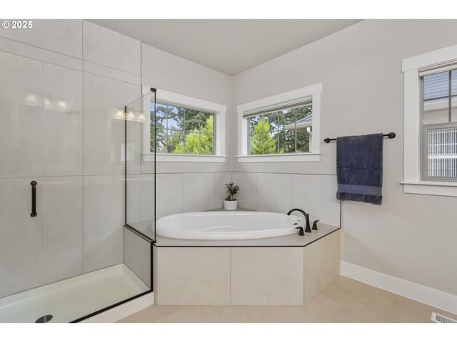 12344 Sw WATERFORD Loop, Wilsonville, OR 97070