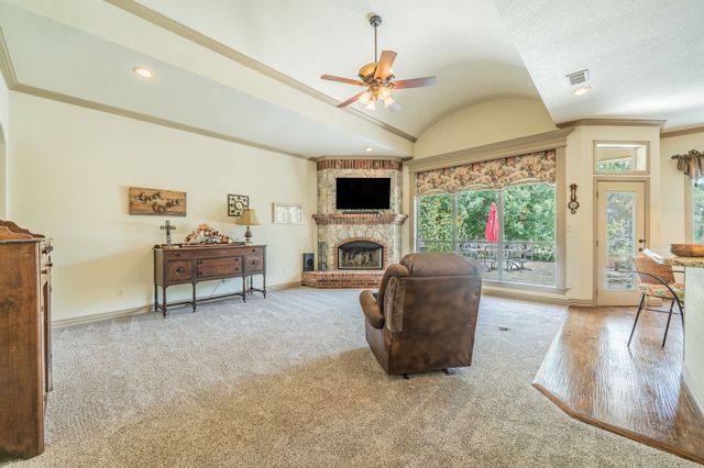 109 Overton Ridge Circle, Weatherford, TX 76088