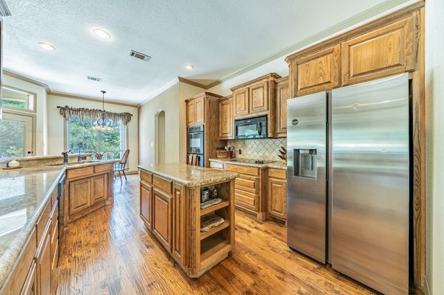 109 Overton Ridge Circle, Weatherford, TX 76088