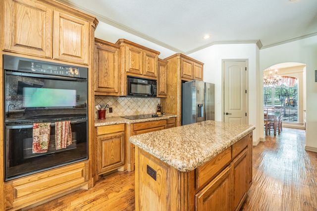 109 Overton Ridge Circle, Weatherford, TX 76088