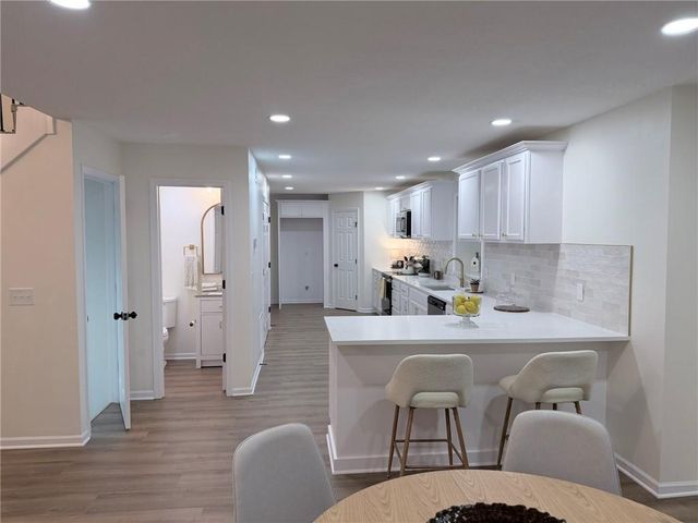 12602 Fountain Lake Drive, Grandview, MO 64030