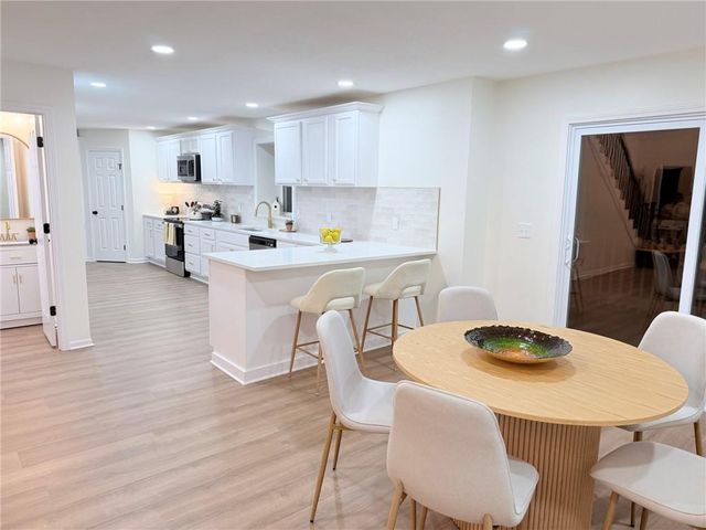 12602 Fountain Lake Drive, Grandview, MO 64030