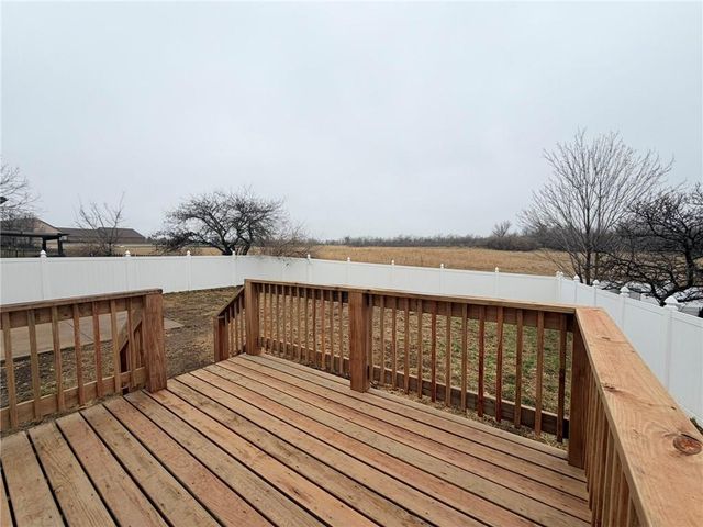 12602 Fountain Lake Drive, Grandview, MO 64030