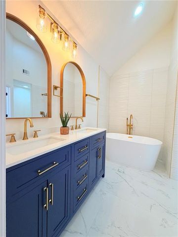 12602 Fountain Lake Drive, Grandview, MO 64030