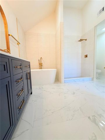 12602 Fountain Lake Drive, Grandview, MO 64030