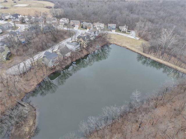 12602 Fountain Lake Drive, Grandview, MO 64030