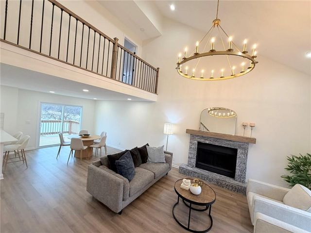 12602 Fountain Lake Drive, Grandview, MO 64030