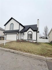 12602 Fountain Lake Drive, Grandview, MO 64030