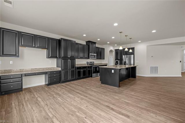 436 Mike TRL, Chesapeake, VA 23322