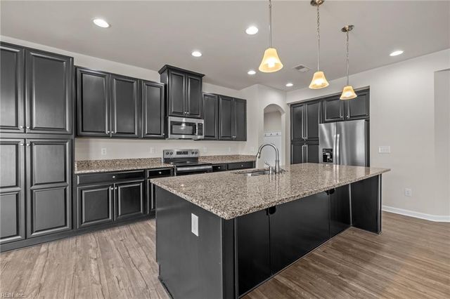 436 Mike TRL, Chesapeake, VA 23322