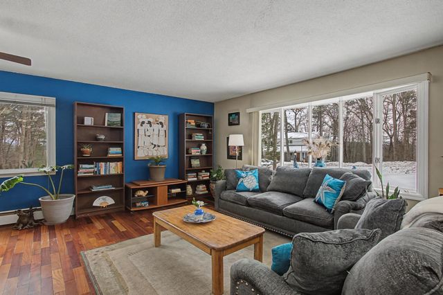 14 Skyline Drive, Essex, VT 05452