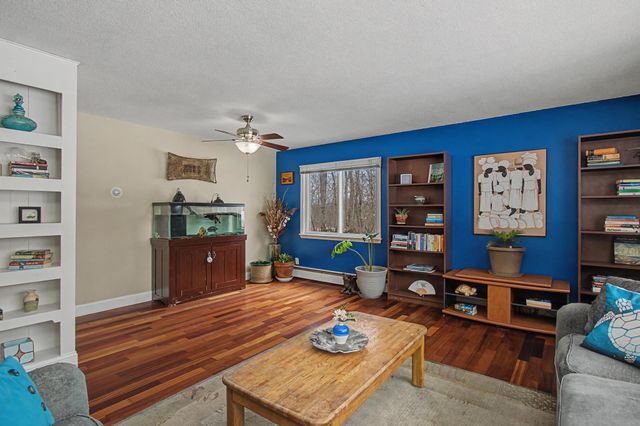 14 Skyline Drive, Essex, VT 05452