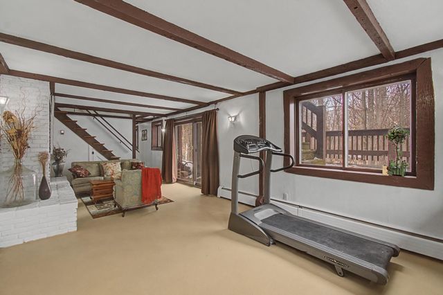 14 Skyline Drive, Essex, VT 05452