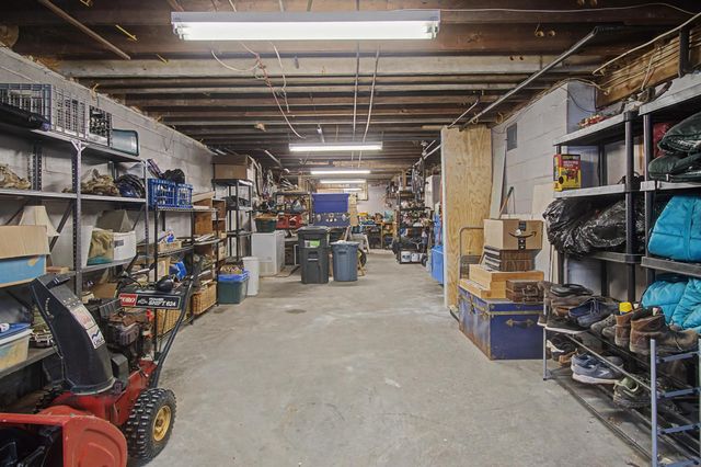 14 Skyline Drive, Essex, VT 05452