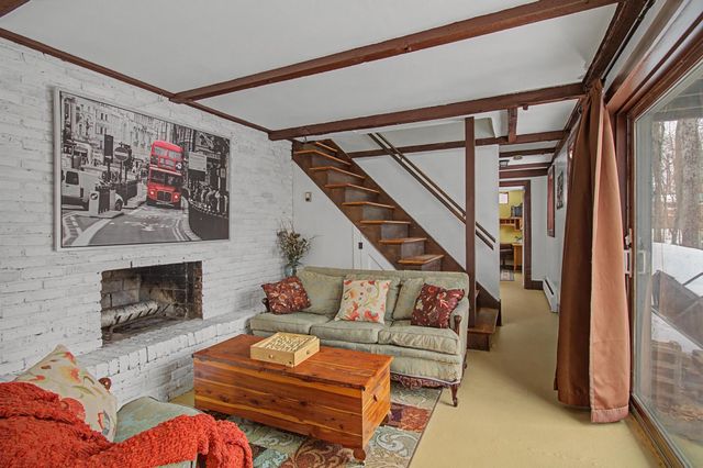 14 Skyline Drive, Essex, VT 05452