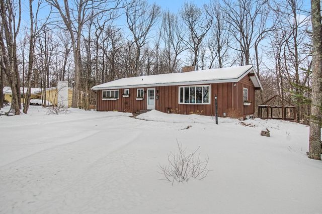 14 Skyline Drive, Essex, VT 05452