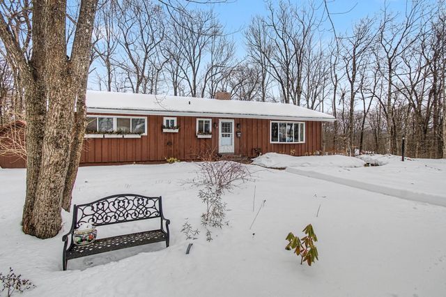 14 Skyline Drive, Essex, VT 05452