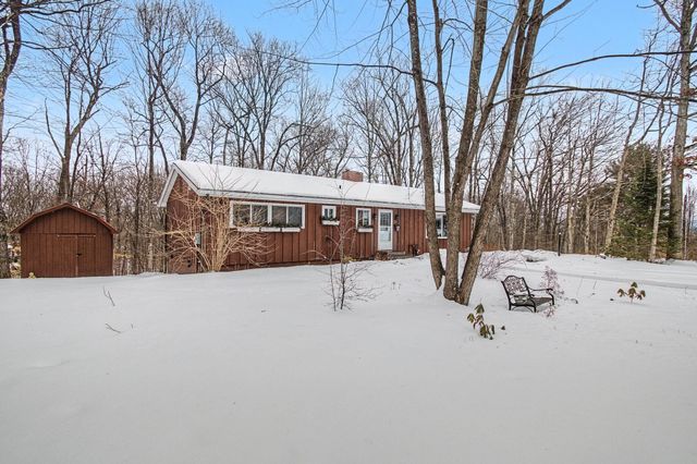 14 Skyline Drive, Essex, VT 05452