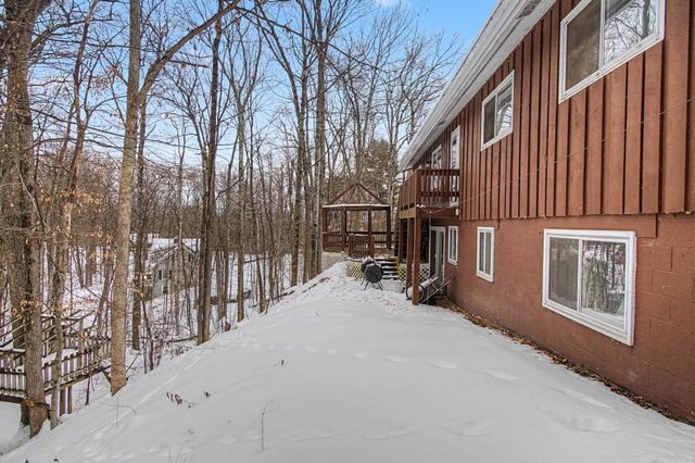 14 Skyline Drive, Essex, VT 05452