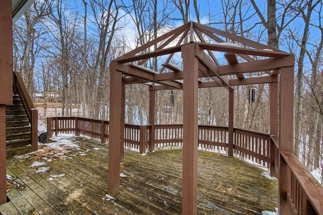 14 Skyline Drive, Essex, VT 05452