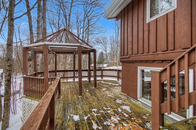 14 Skyline Drive, Essex, VT 05452