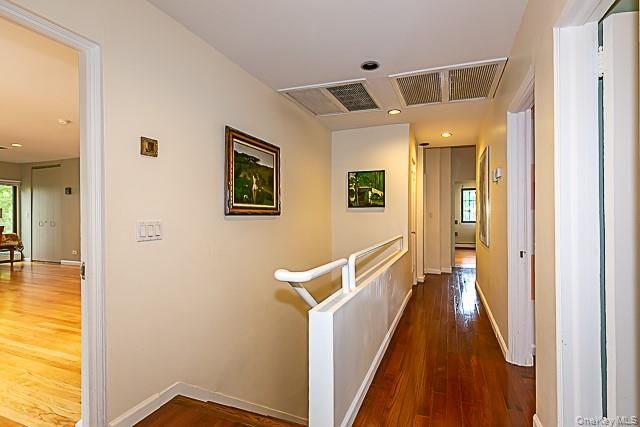15 Mirrielees Road, Great Neck, NY 11021