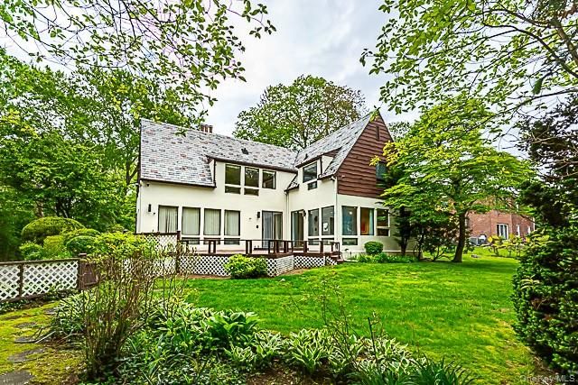 15 Mirrielees Road, Great Neck, NY 11021