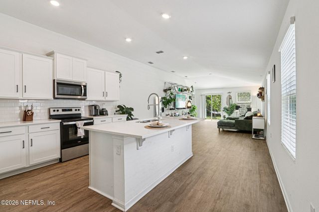 2287 SHADY BREEZE Lane, Green Cove Springs, FL 32043