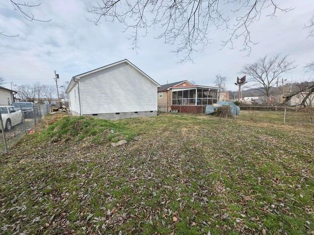 1604 E 46th St Place, Chattanooga, TN 37407