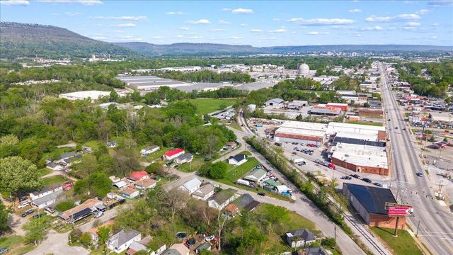 1604 E 46th St Place, Chattanooga, TN 37407