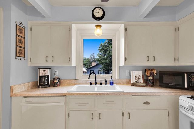 4265 S 1st STREET, Milwaukee, WI 53207