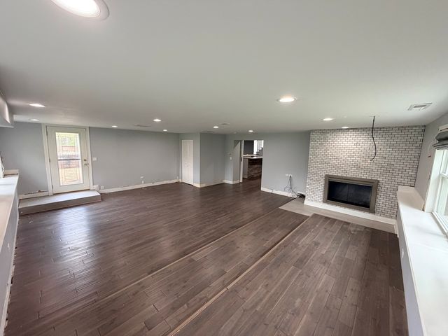 25716 S Stoney Island Avenue, Crete, IL 60417