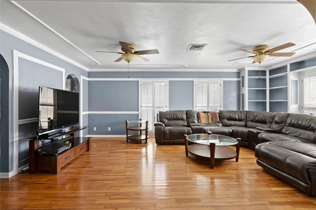 1449 45TH AVENUE NE, St Petersburg, FL 33703
