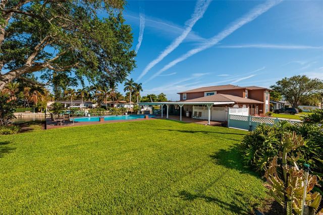 1449 45TH AVENUE NE, St Petersburg, FL 33703