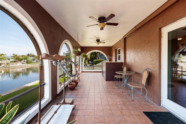 1449 45TH AVENUE NE, St Petersburg, FL 33703