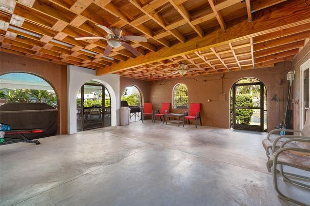 1449 45TH AVENUE NE, St Petersburg, FL 33703