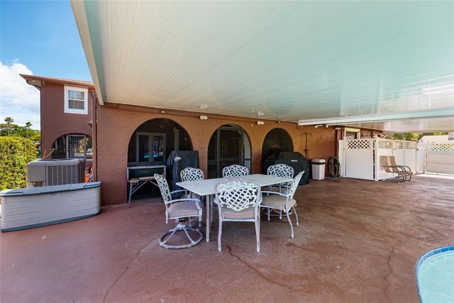 1449 45TH AVENUE NE, St Petersburg, FL 33703