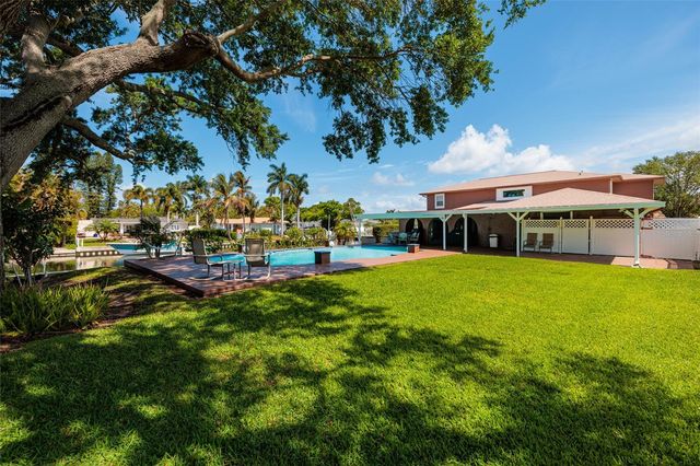 1449 45TH AVENUE NE, St Petersburg, FL 33703