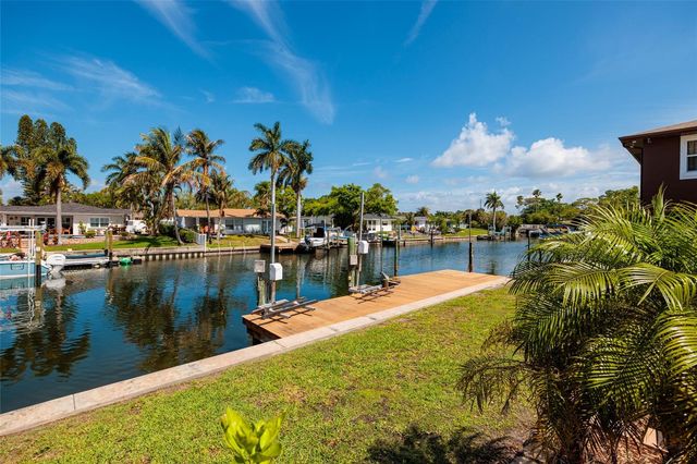 1449 45TH AVENUE NE, St Petersburg, FL 33703
