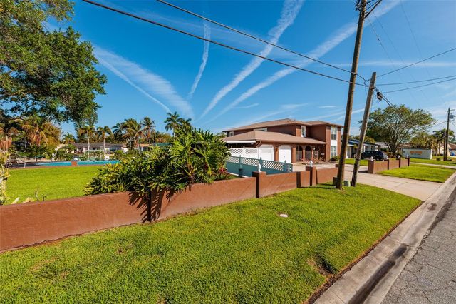 1449 45TH AVENUE NE, St Petersburg, FL 33703