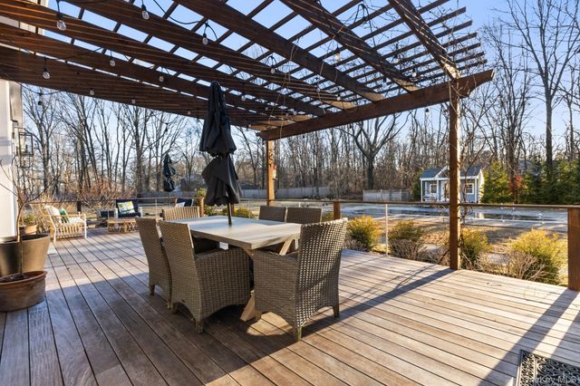 36 Scofield Road, Pound Ridge, NY 10576