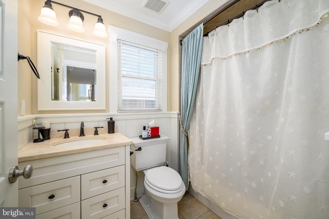 211 STRATFORD AVE, Beach Haven, NJ 08008