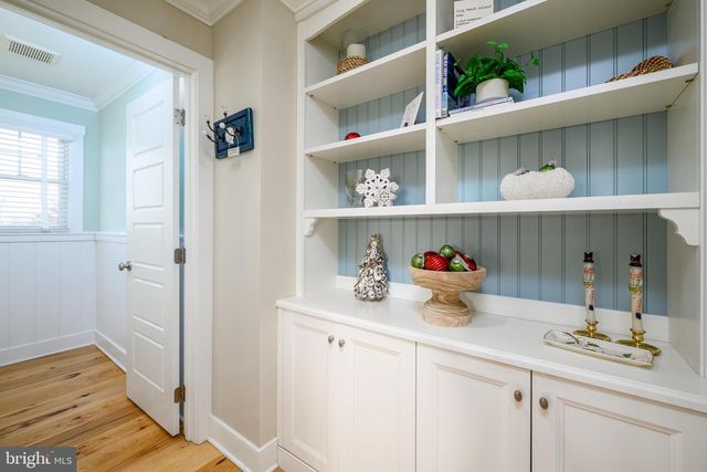 211 STRATFORD AVE, Beach Haven, NJ 08008