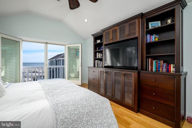 211 STRATFORD AVE, Beach Haven, NJ 08008